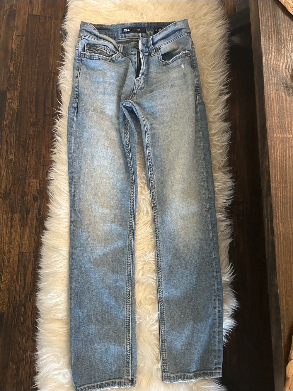 BKE Men Straight-Leg Jeans in Light Blue Wash
